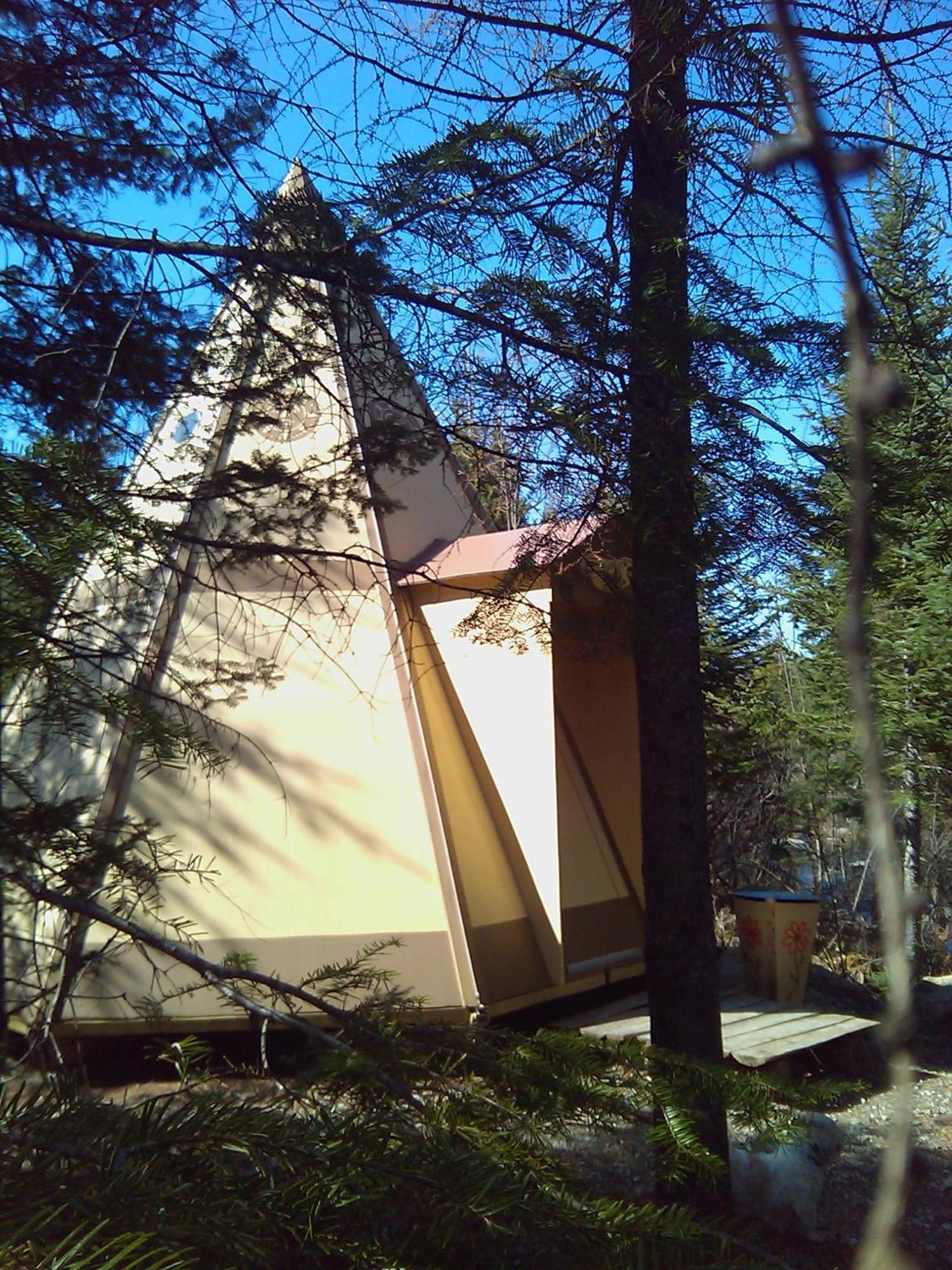 Aux Tipis De La Riviere Sauvage Villa Saint Romain Exterior photo