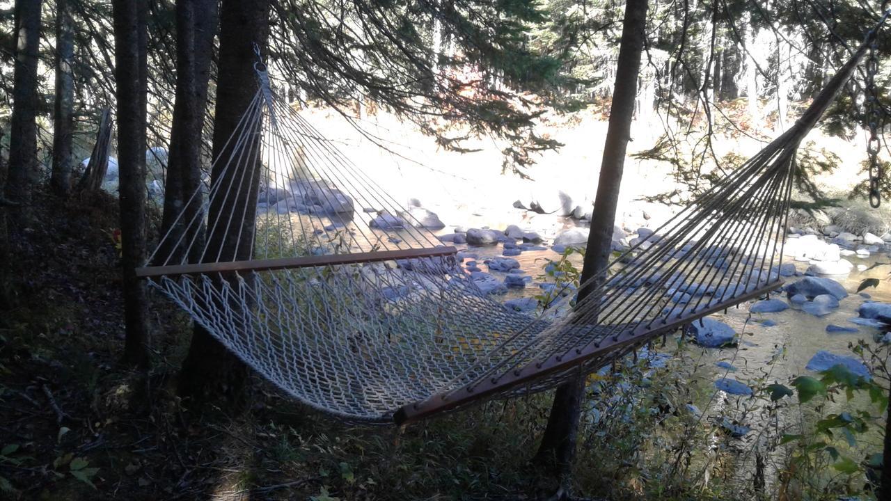 Aux Tipis De La Riviere Sauvage Villa Saint Romain Exterior photo