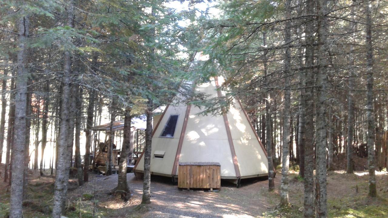 Aux Tipis De La Riviere Sauvage Villa Saint Romain Exterior photo
