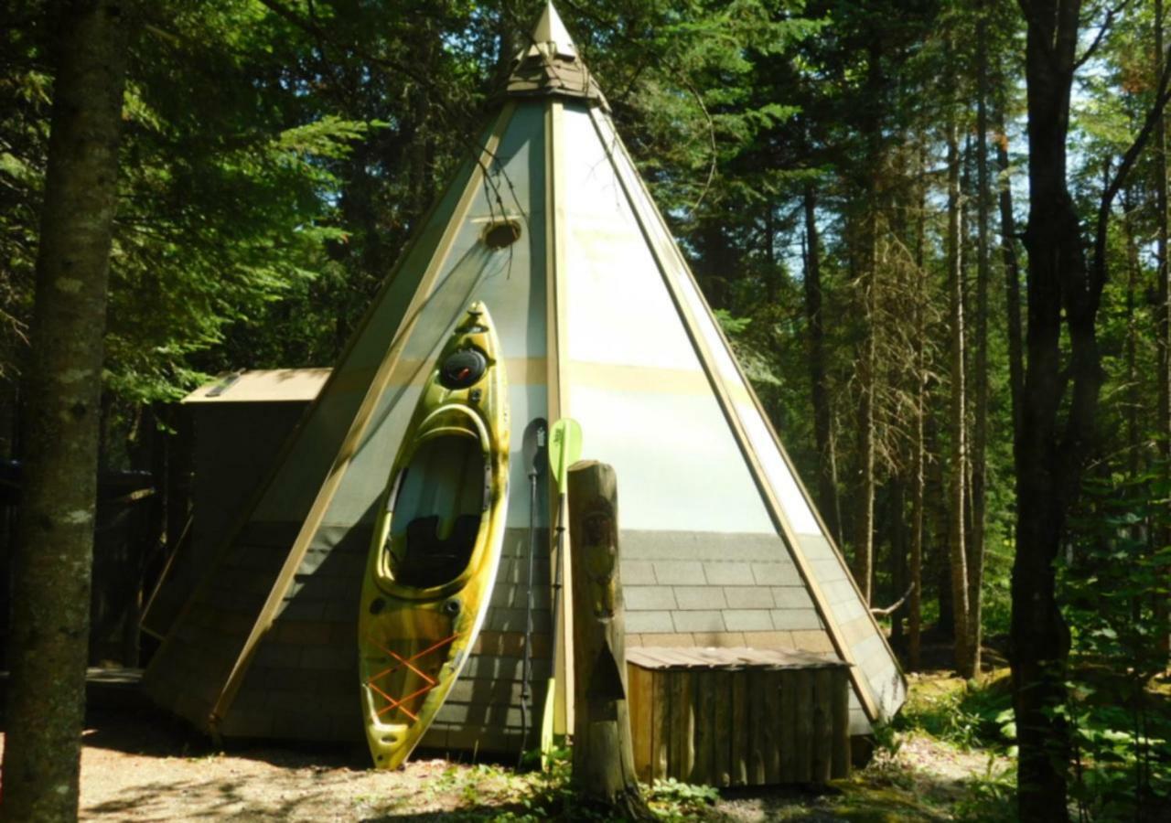 Aux Tipis De La Riviere Sauvage Villa Saint Romain Exterior photo